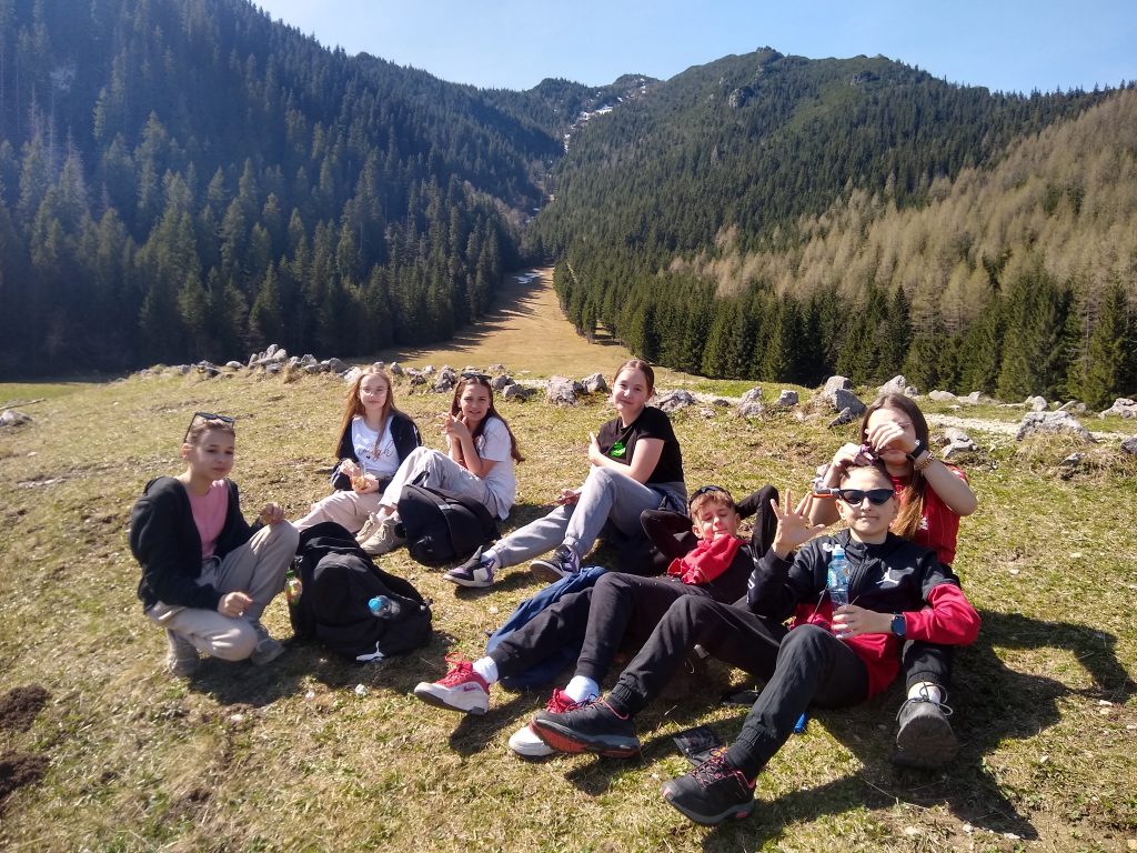Zdjęcie uczniów w Tatrach